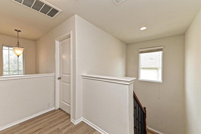 Building Photo - 31 Stone Terrace Dr