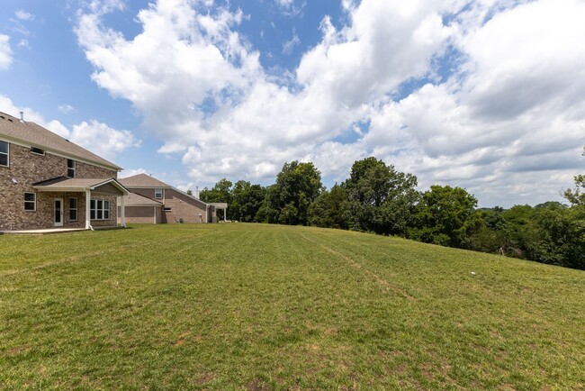 Building Photo - Beautiful 5 bed, 4 Bath Nolensville Single...