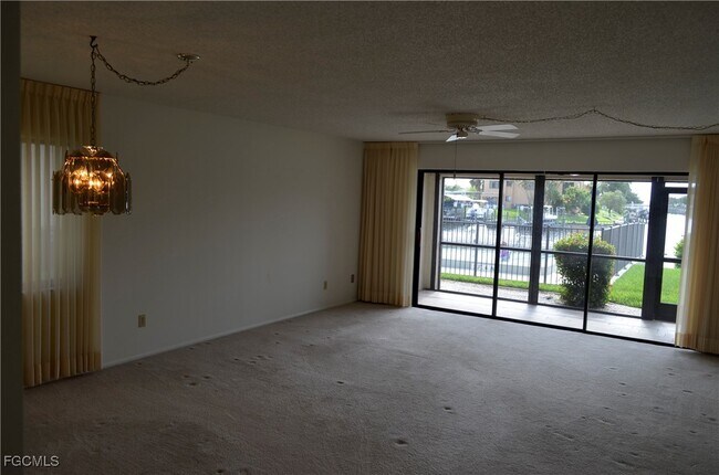 Building Photo - 4009 SE 11th Pl