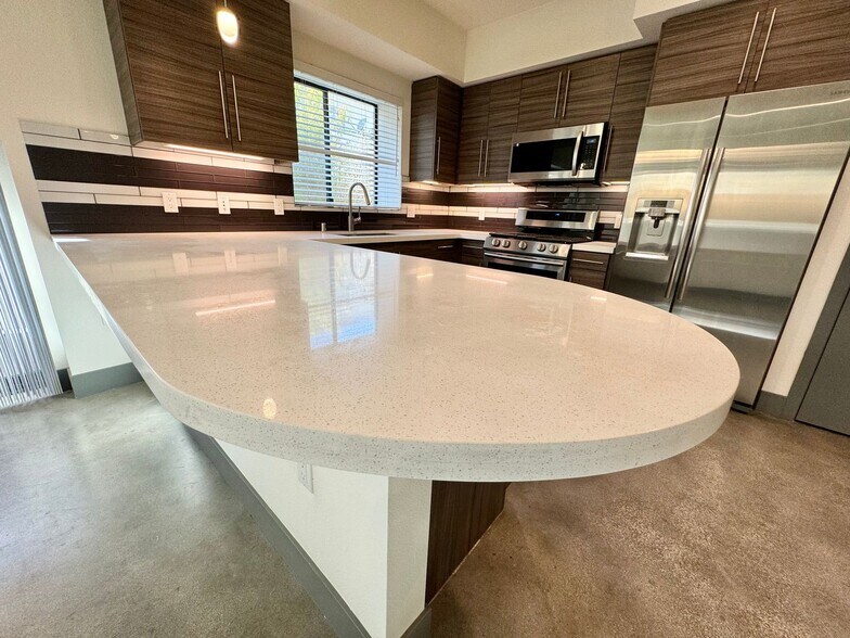 Building Photo - 3743 Midvale Ave