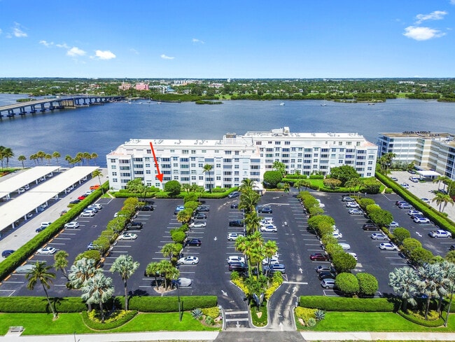 Building Photo - 2840 S Ocean Blvd