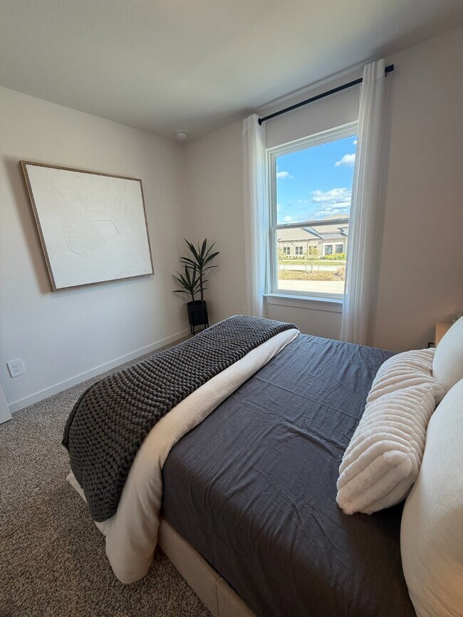 Building Photo - 3550 Blue Mockingbird St