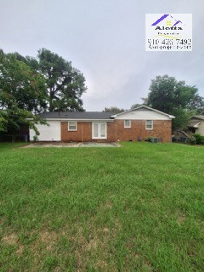 Building Photo - 5615 Dodge Dr