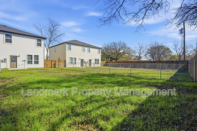 Building Photo - 303 Eastland St