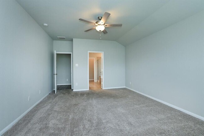 Building Photo - 2127 Cherryvale Dr
