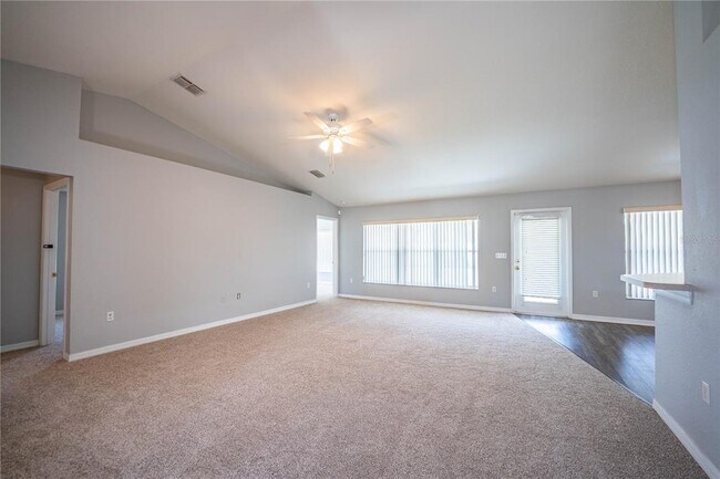 Building Photo - 233 Towhee Rd