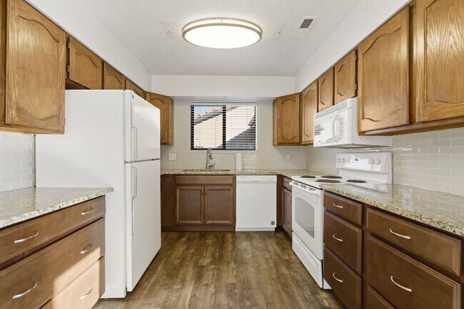 Building Photo - 161 W 950 S