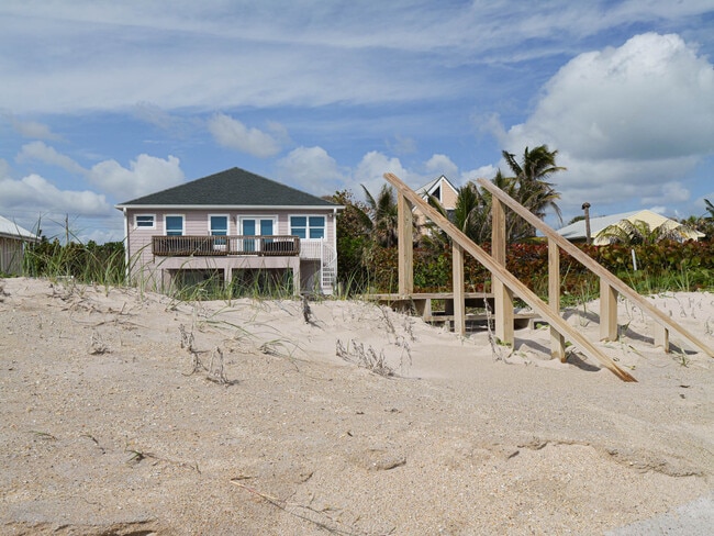 Building Photo - 12936 Jimmy Buffett Mem Hwy