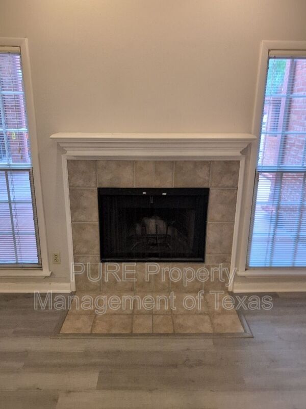 Building Photo - 3200 Duval St