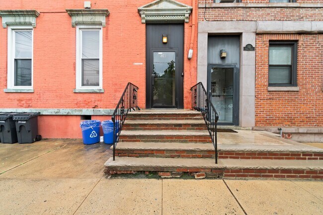 Building Photo - 130 Adams St