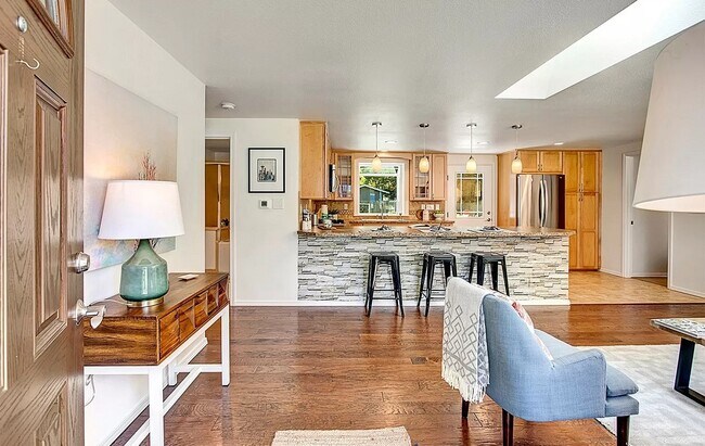 Building Photo - 18322 9th Ave NE