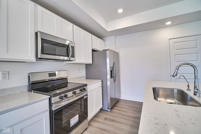Building Photo - 8699 Maroska St