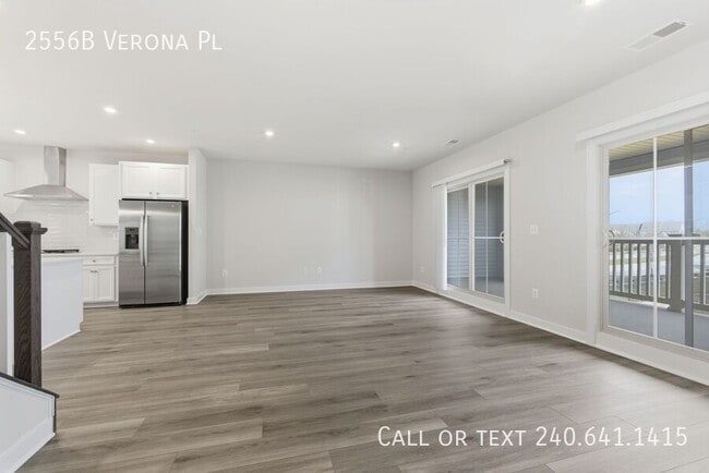 Building Photo - 2556B Verona Pl