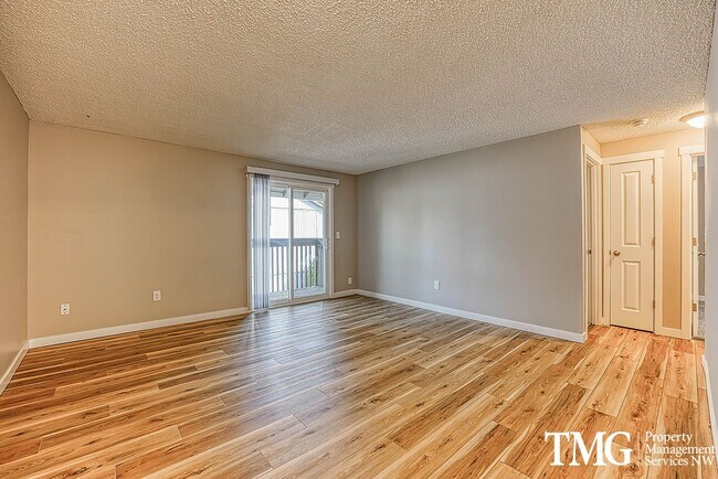 Building Photo - Bright Upper-Level 2 BD with Covered Deck