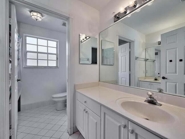 Building Photo - 2067 Cezanne Rd