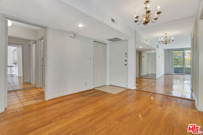 Building Photo - 1300 Midvale Ave