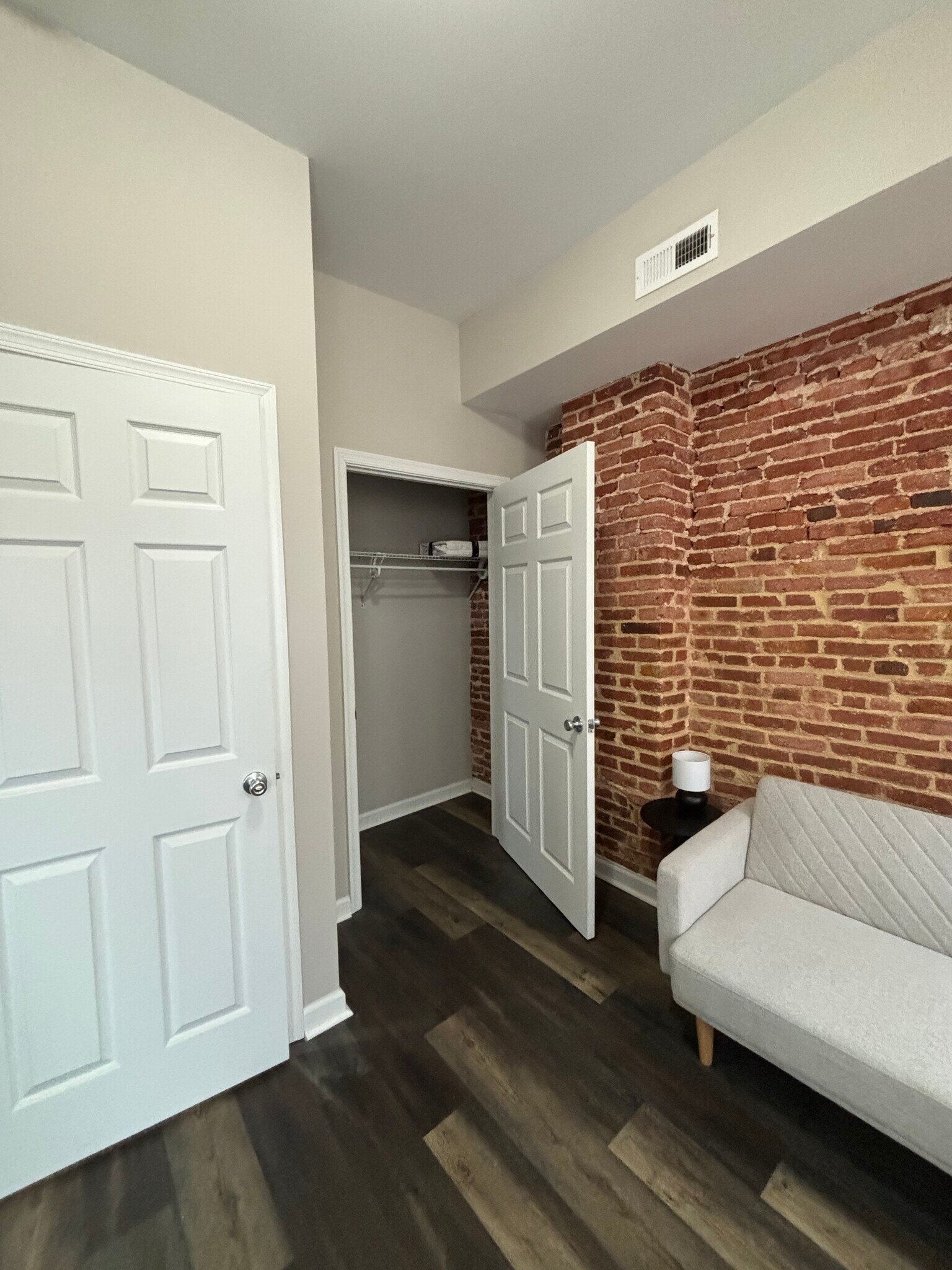 Building Photo - 1151 Myrtle Ave