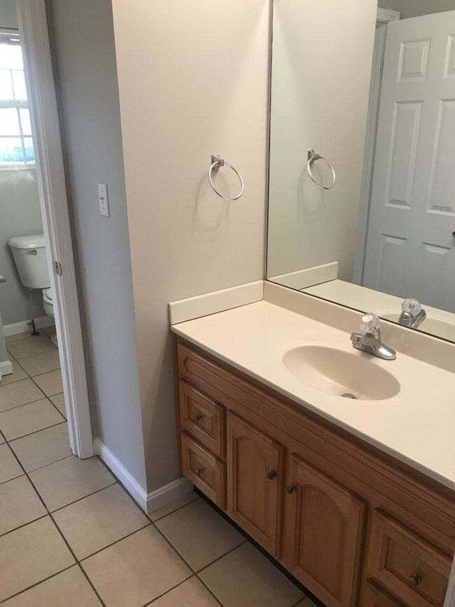 Building Photo - 3 bedroom in Louisville KY 40223
