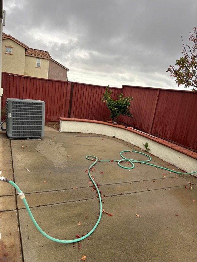 Building Photo - Pittsburg 4 bd, 2.5 ba charming home in excellent location!