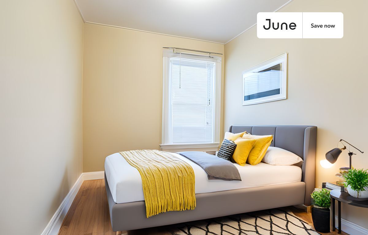 Building Photo - 2 Sherman St