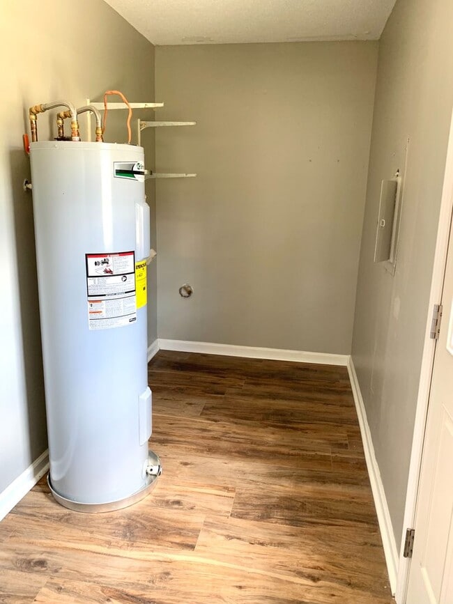 Building Photo - 512 Kellia Dr