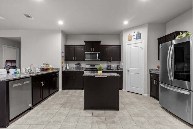 Building Photo - 7108 Red Cyn Rd