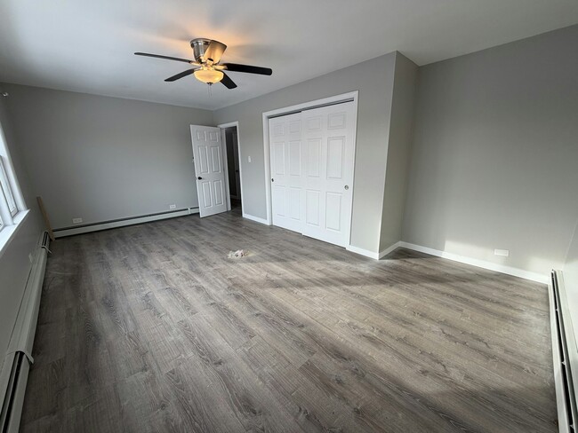 Building Photo - 5358 S Narragansett Ave