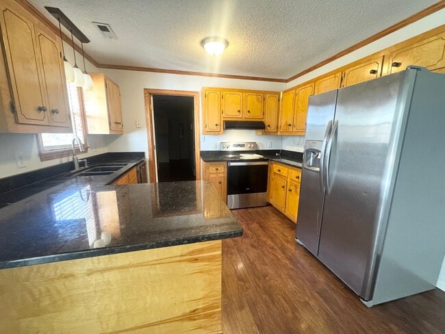 Building Photo - 200 Dramtree Dr