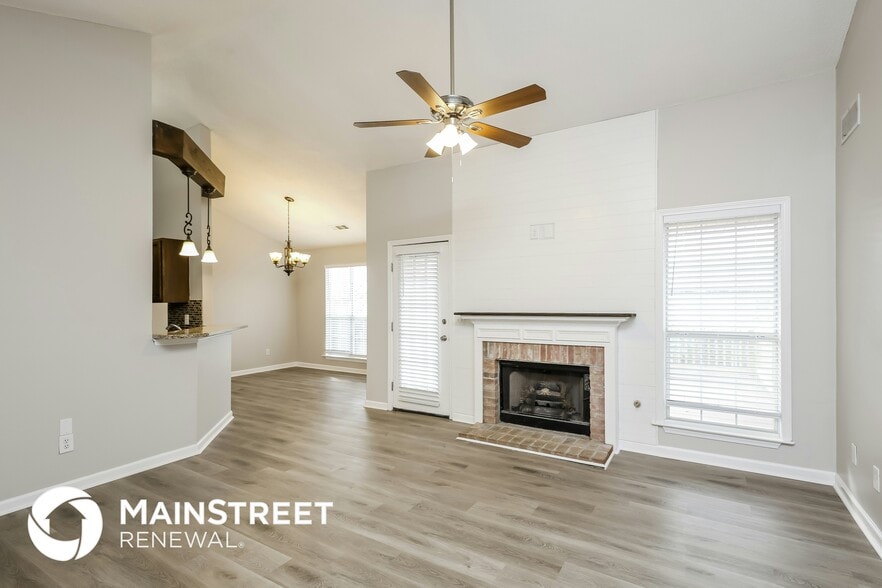 Building Photo - 99 BOX CAR WAY W