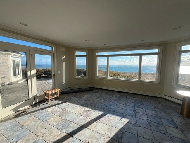 Building Photo - 42 Oak Bluff Cir