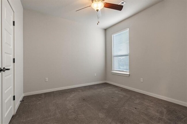 Building Photo - 224 S Benchmark Ln