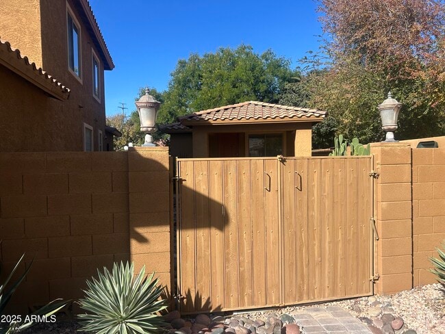 Building Photo - 7710 S 22nd Ave