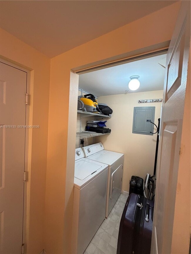 Building Photo - 17100 N Bay Rd