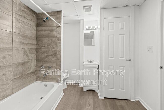 Building Photo - 1563 Martin Ave