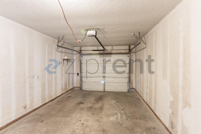 Building Photo - 2311 Singletree Ave