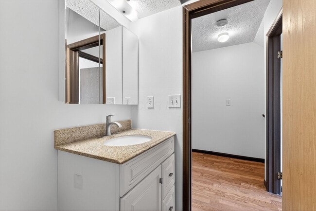 Building Photo - 6477 Brookedge Ct