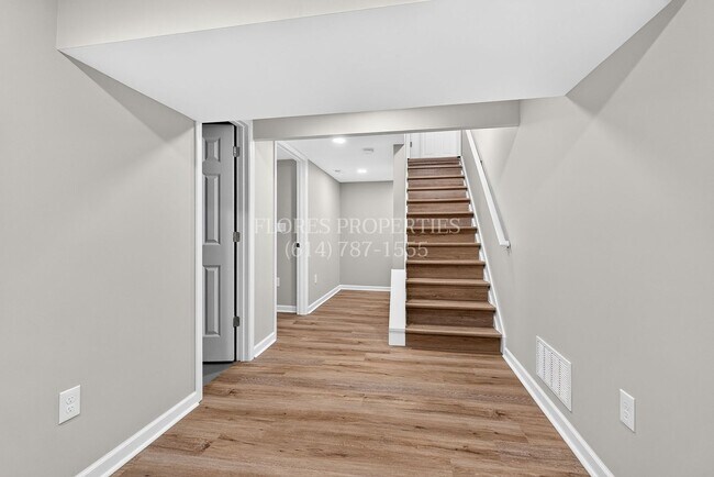 Building Photo - 1136 Pauline Ave