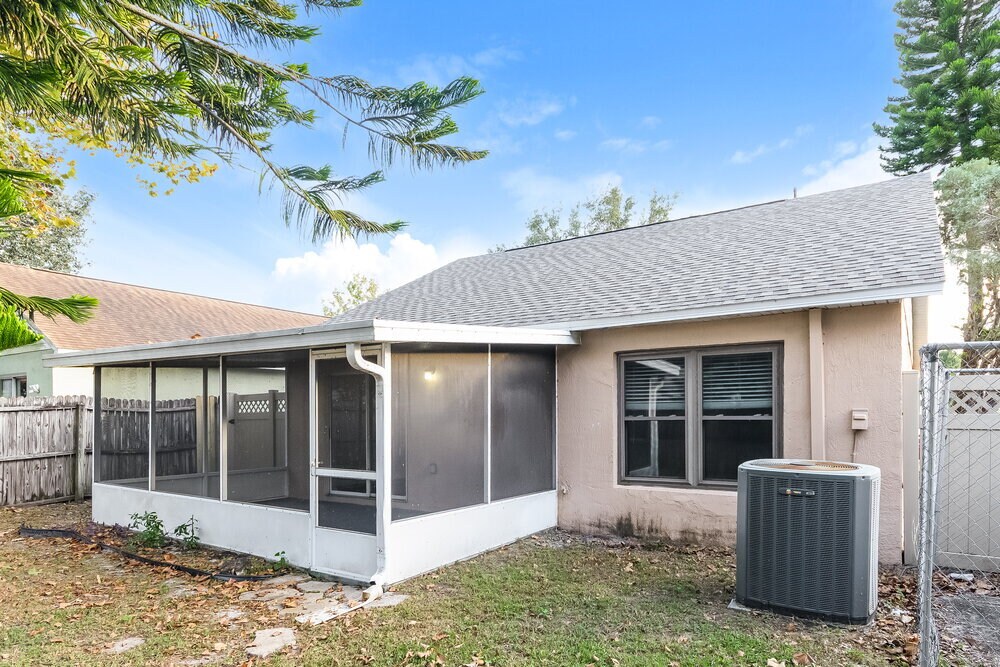 Building Photo - 7651 Harbor Lake Dr