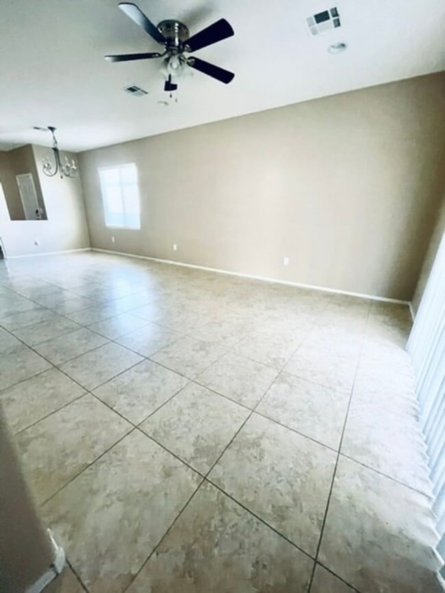 Building Photo - Beautiful Upgraded, single story home in a...