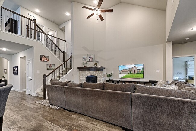 Building Photo - 3515 Washington Dr
