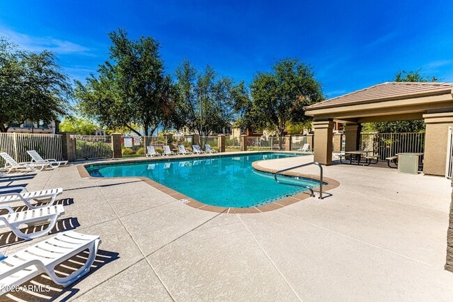 Building Photo - 2727 N Price Rd