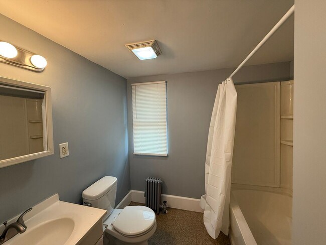 Building Photo - Spacious Five Bedroom, Single Family Home ...