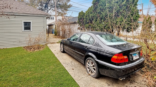 Building Photo - 2308 N Avers Ave