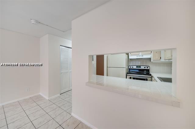 Building Photo - 4848 NW 24th Ct