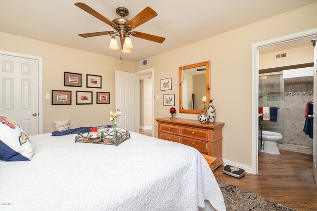 Building Photo - 12477 N Augusta Dr