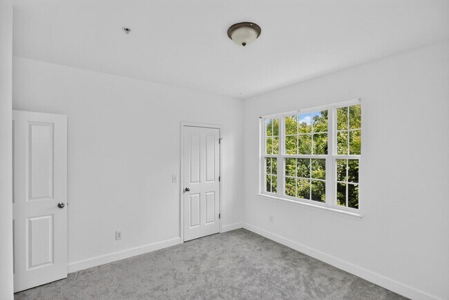 Building Photo - 8605 Peckham Ln