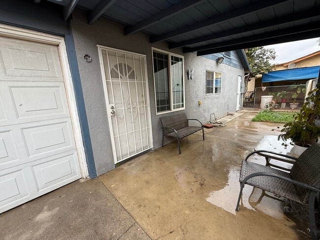 Building Photo - 2755 Knox Ave