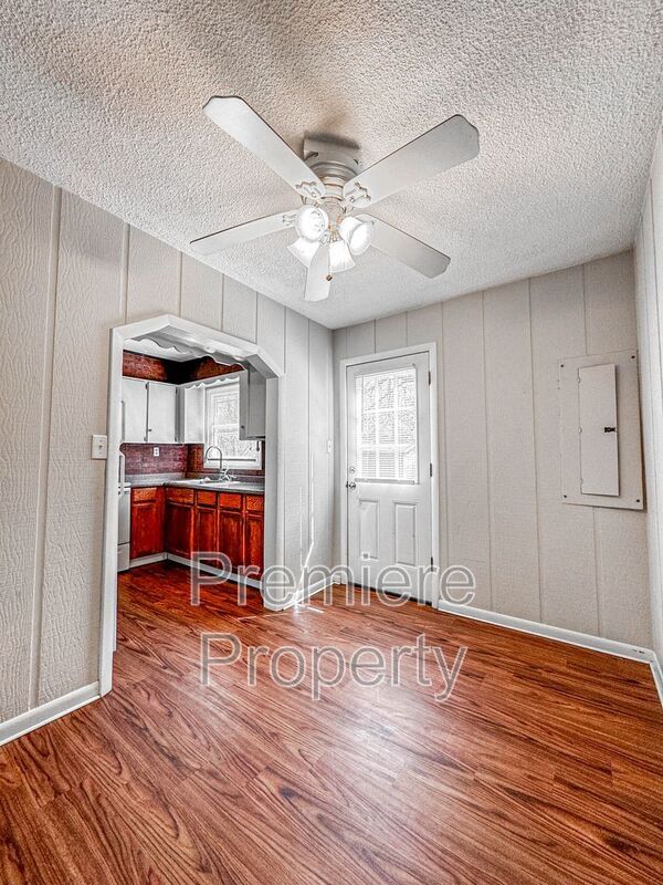 Building Photo - 7111 NE 52nd St