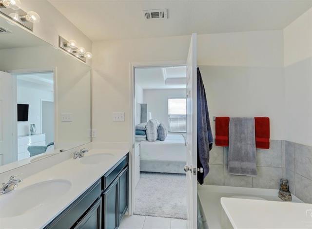 Building Photo - 2207 Heaton St