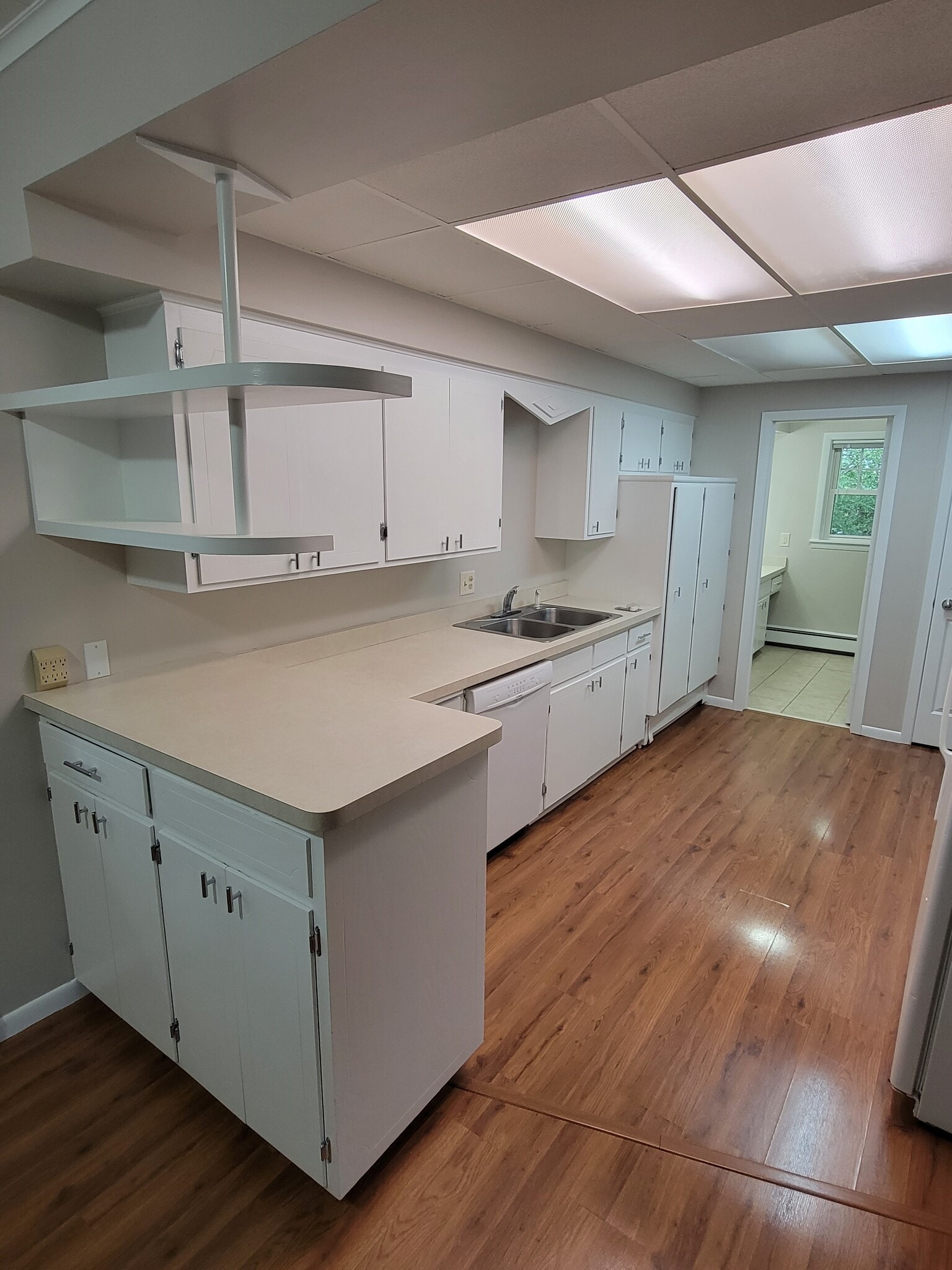 Kitchen sink side - 308 Lewis St S